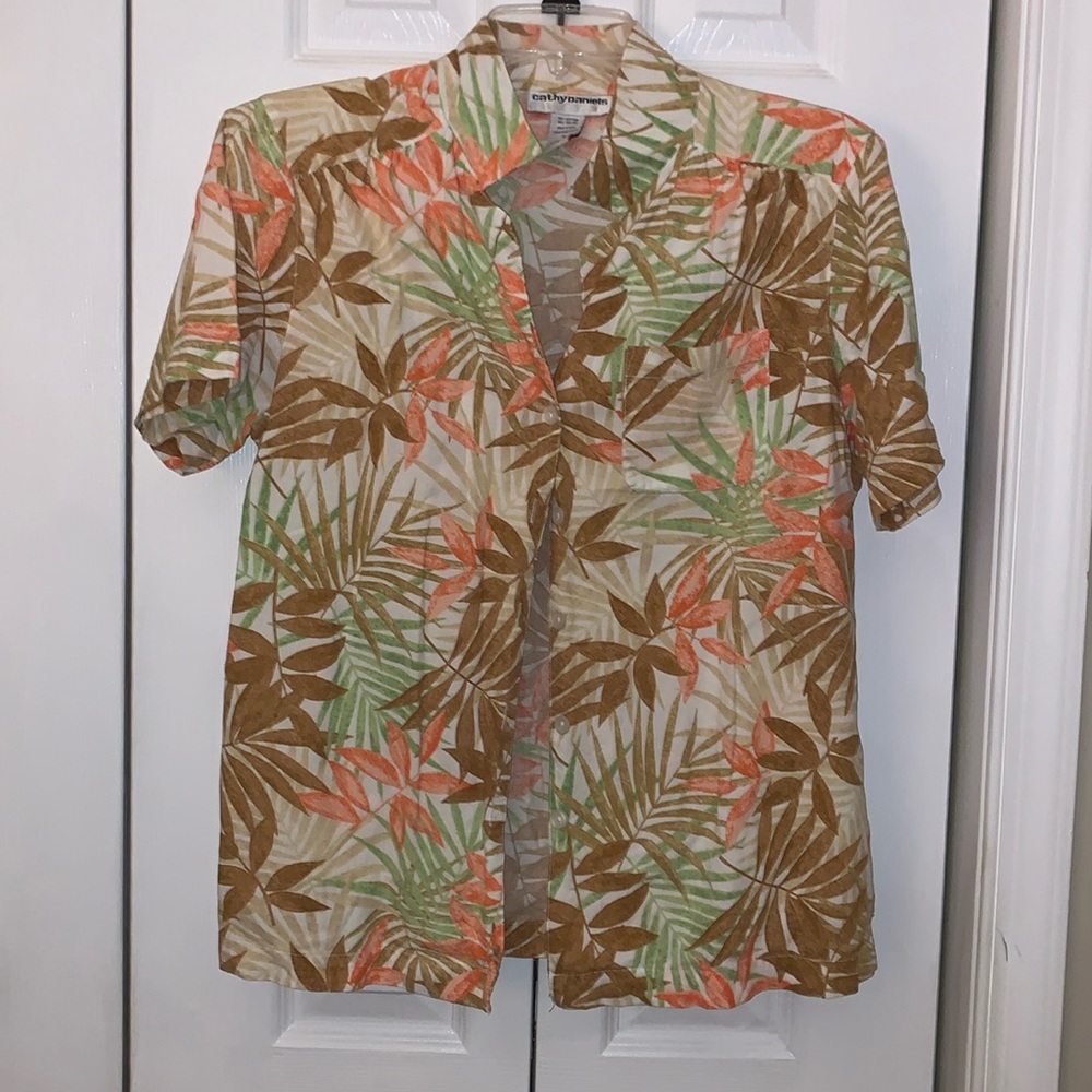 5 for $25. Short sleeved top by Cathy Daniels, size medium. Bundle to save